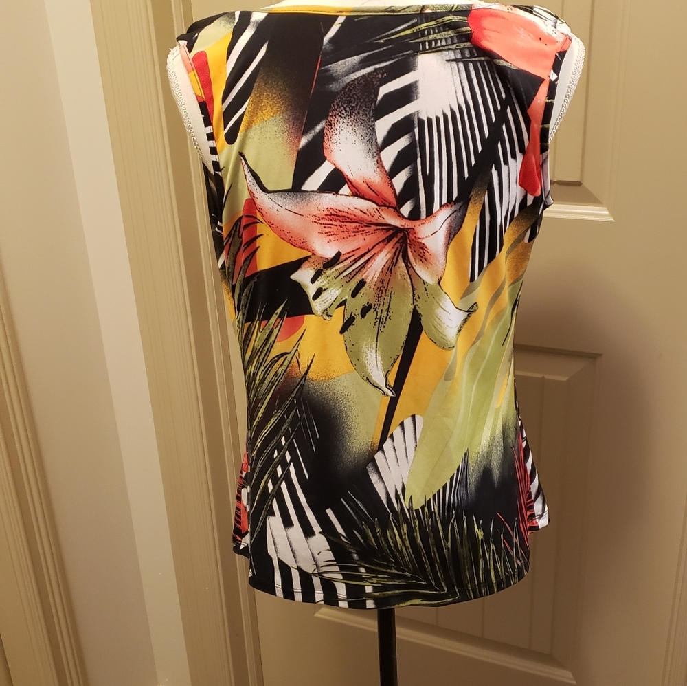 Libra Colorful Printed Top - Picture 9 of 9